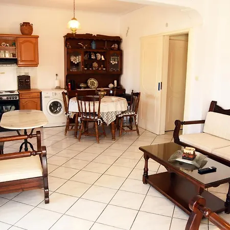 Andros 2 Berdrooms 4 Persons Cycladic House. Σπίτι διακοπών Κυπρί
