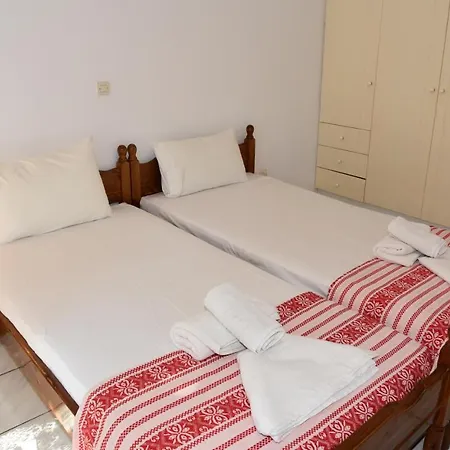 Andros 2 Berdrooms 4 Persons Cycladic House. Κυπρί