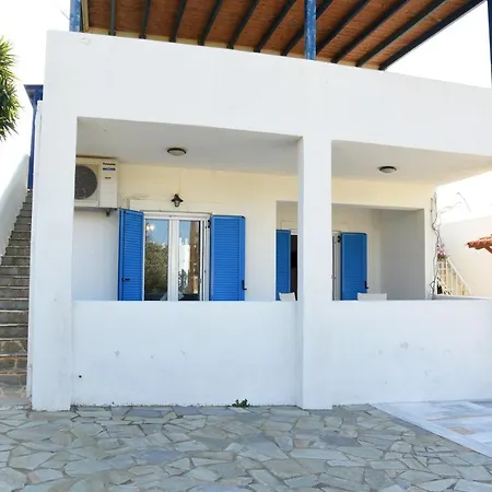 Andros 2 Berdrooms 4 Persons Cycladic House. Κυπρί