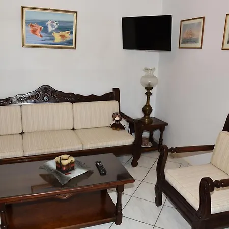 Andros 2 Berdrooms 4 Persons Cycladic House. Σπίτι διακοπών Κυπρί