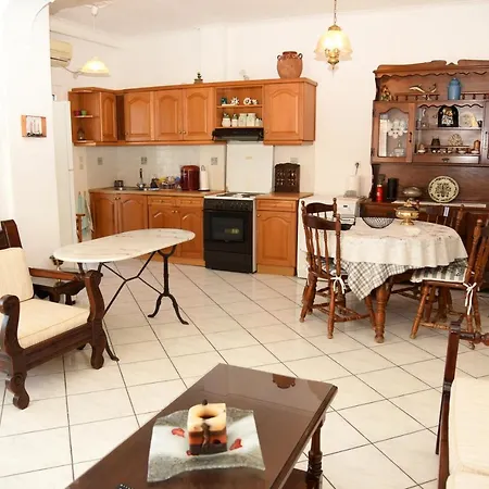 Andros 2 Berdrooms 4 Persons Cycladic House. Σπίτι διακοπών Κυπρί